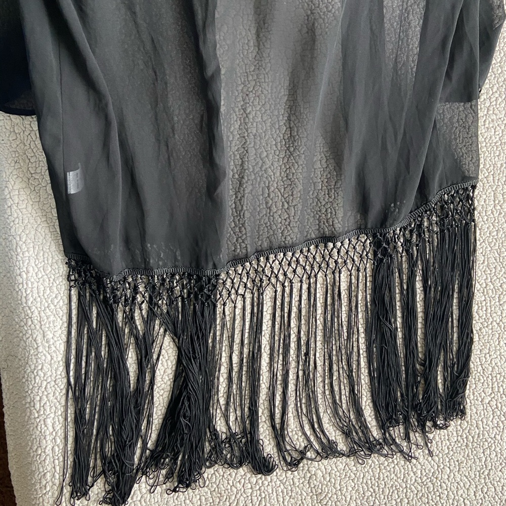 🔮 Black Sheer Fringe Kimono 🔮 - Picture 4 of 7